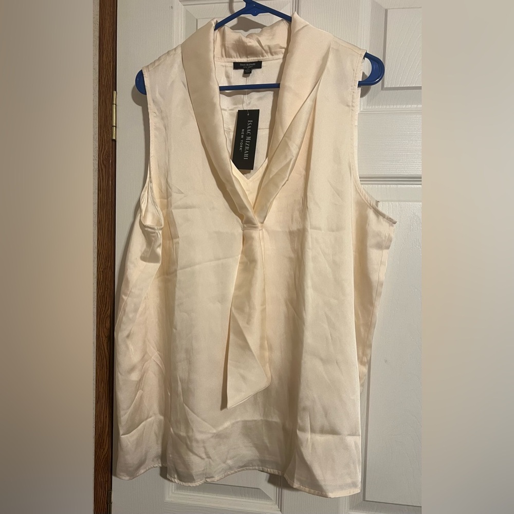 Isaac Mizrahi NWT XL Cream Sleeveless top